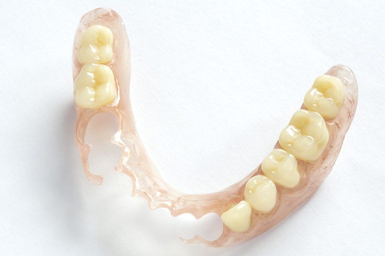 Removable dentures flexible