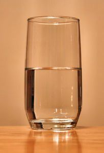 how-many-ounces-water-per-day-204x300
