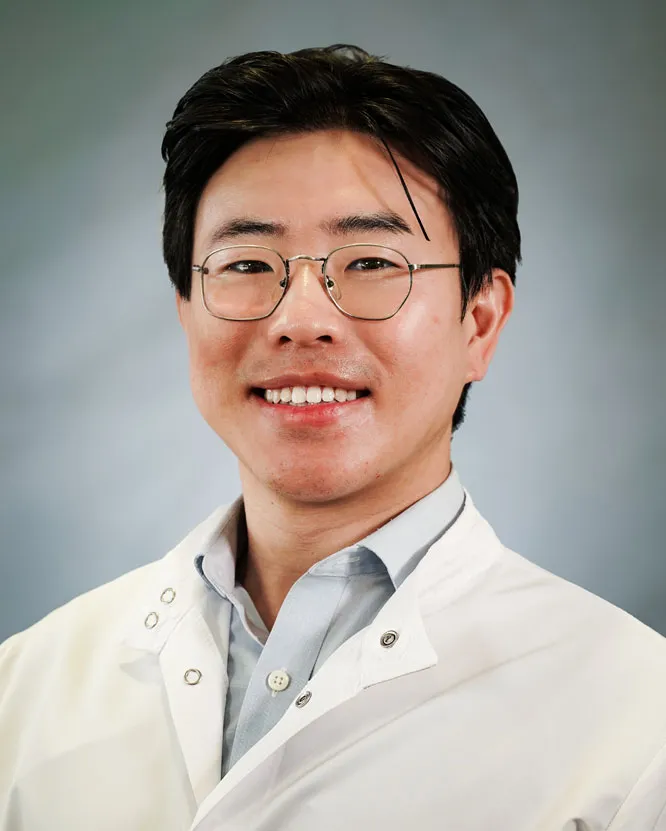 Portrait of Dr Young Seok Jeong